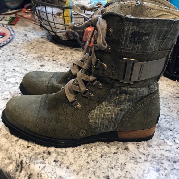 green sorel boots